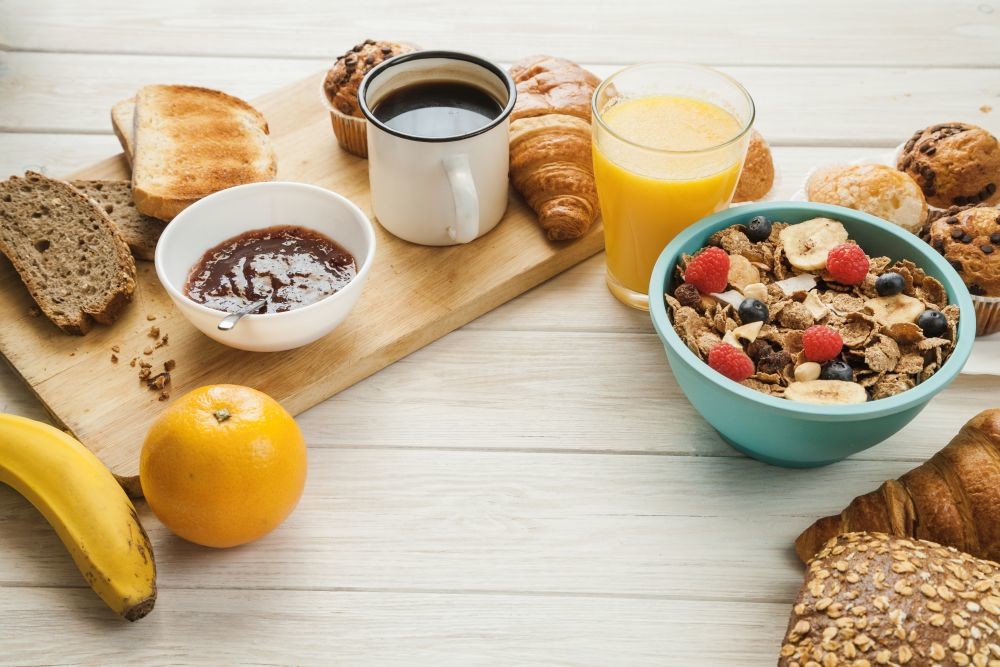 Zajtrk naj bo zdrav! (foto: freepik.com)